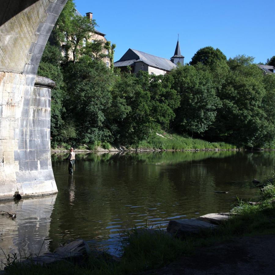 Au Charme Du 13 Faubourg De France A Bouillon Villa Bagian luar foto