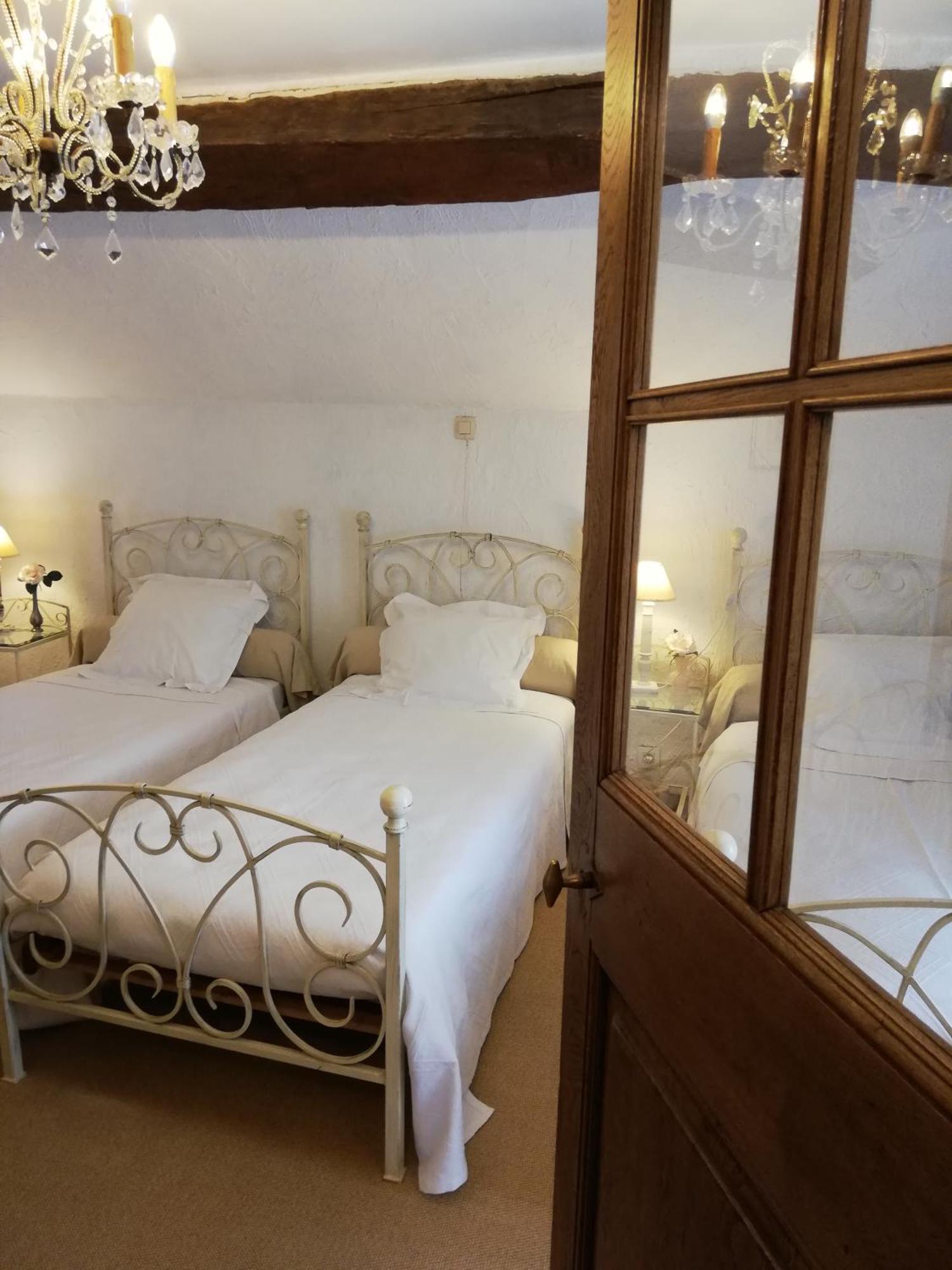 Au Charme Du 13 Faubourg De France A Bouillon Villa Bagian luar foto