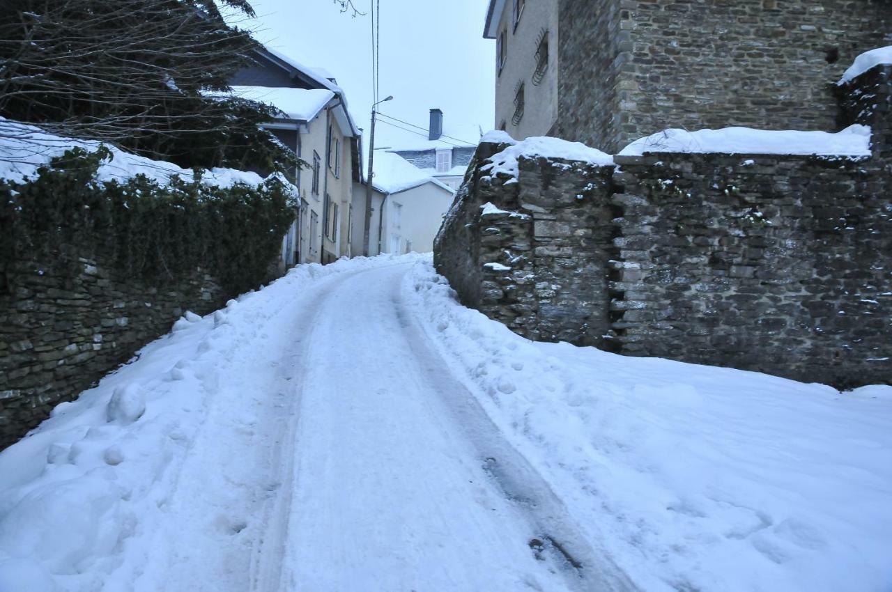Au Charme Du 13 Faubourg De France A Bouillon Villa Bagian luar foto